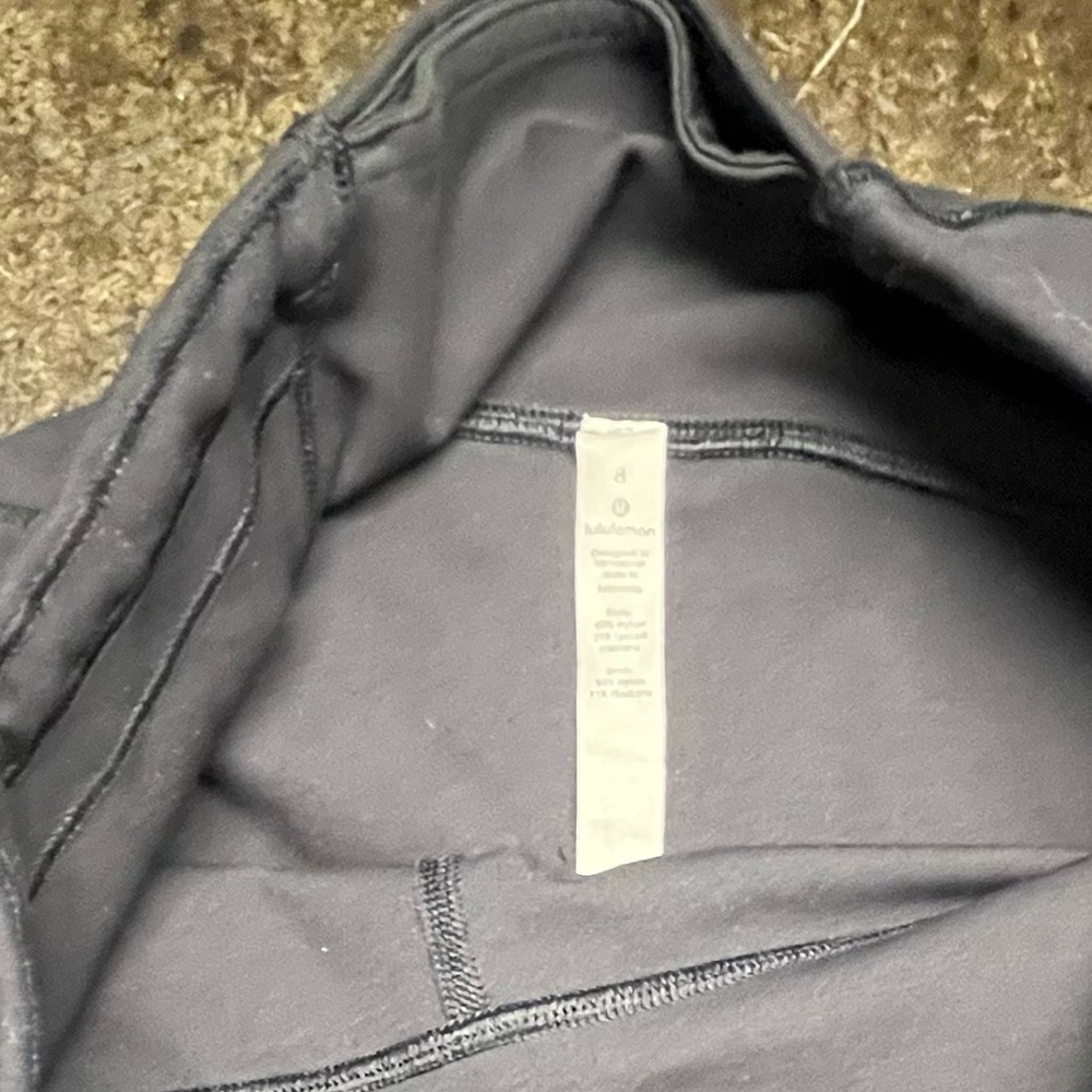 Lululemon Black Cropped Leggings, 8 - Picture 8 of 12